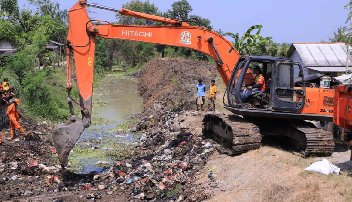 Dorong Air ke Lahan Pertanian, Dinas SDABMBK Normalisasi 33 Titik Saluran Irigasi